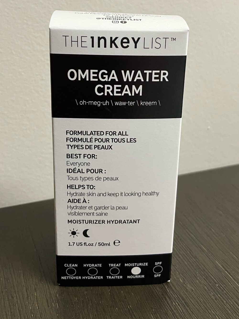 Omega water cream (moisturizer)